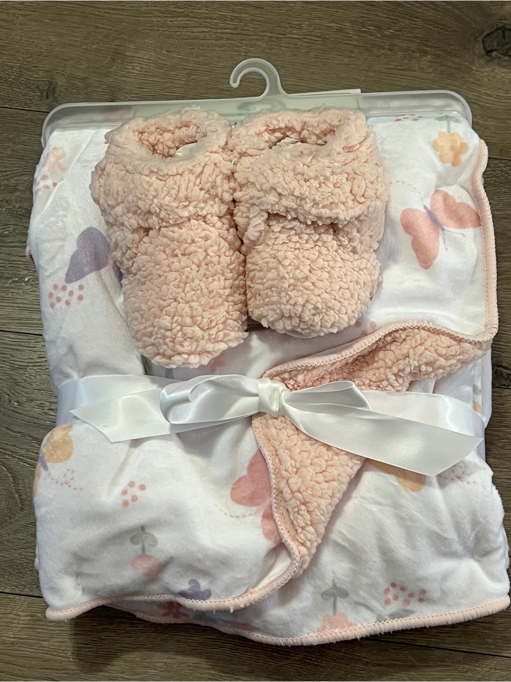 Lullaby Lane Pink/white Blanket And Booties Size 0-6 Month Butterflies & Flowers